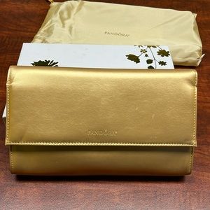 Pandora Shine Gold clutch